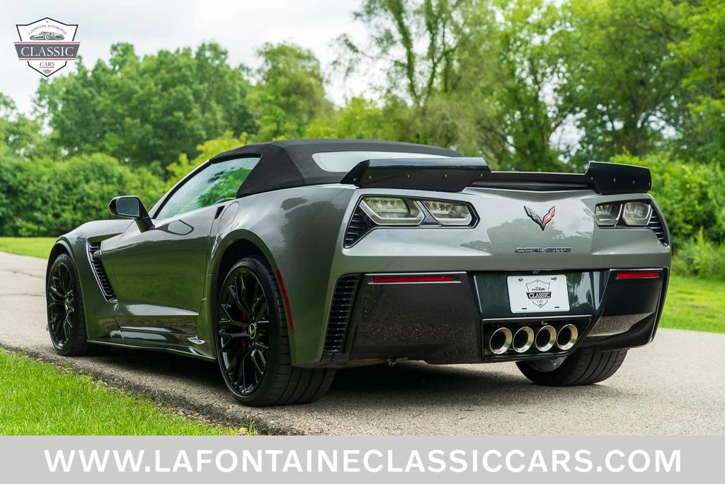 Used 2015 Gray Chevrolet Z06 image 21
