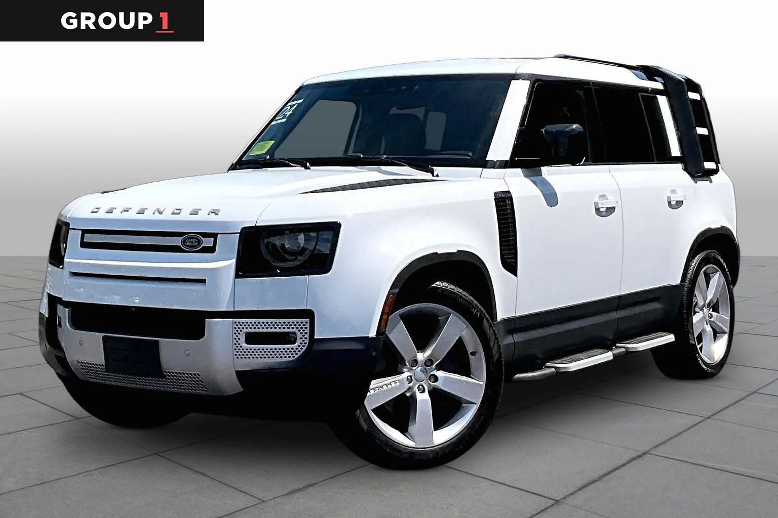 2024 Land Rover Defender 110 S P400's photo