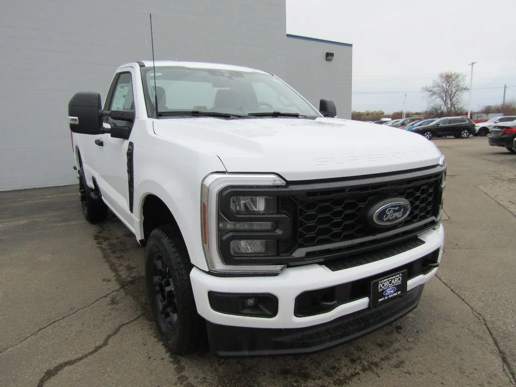 New 2026 Oxford White Ford F-350® XL image 10