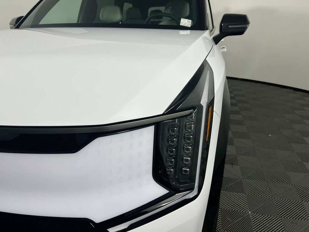 New 2026 Glacial White Pearl / Black Ro Kia GT-Line AWD image 11
