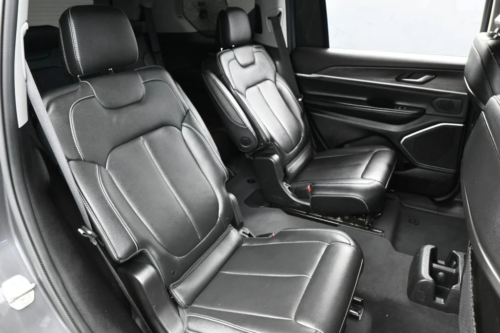 Used 2023 Baltic Gray Metallic Clearcoat Jeep Limited image 48