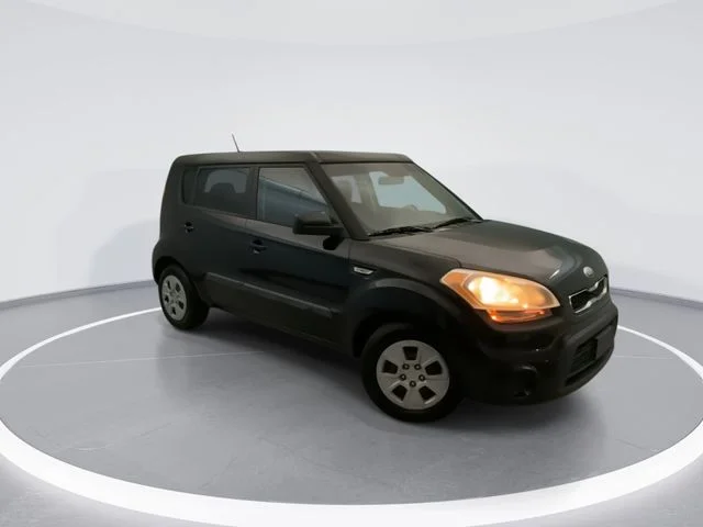 Used 2013 Gray Kia Base image 8