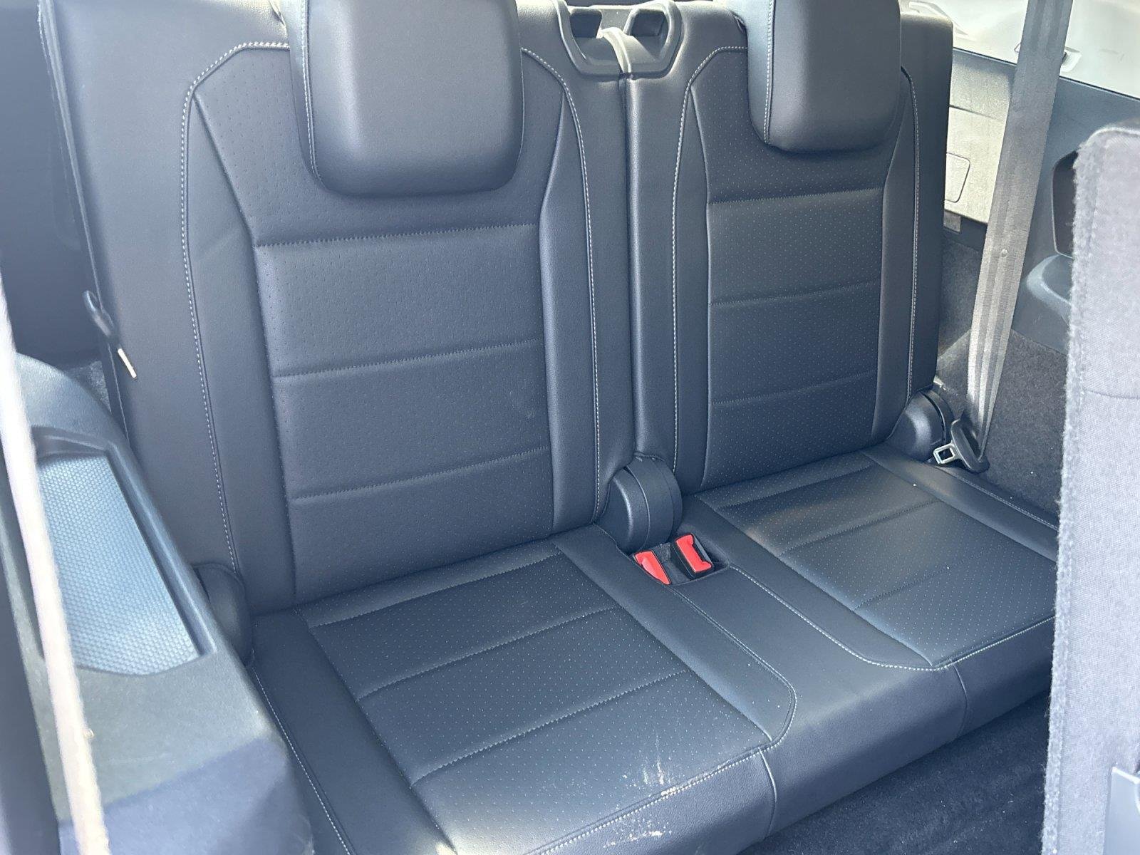 Used 2020 Silk Blue Metallic Volkswagen SEL image 38