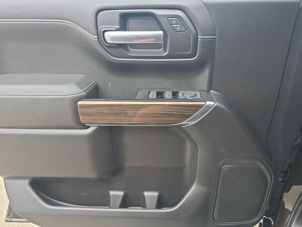 Used 2019 Brown Chevrolet LT image 18
