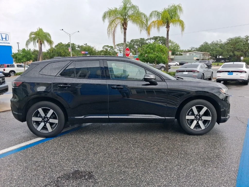 Used 2024  Honda Touring image 4