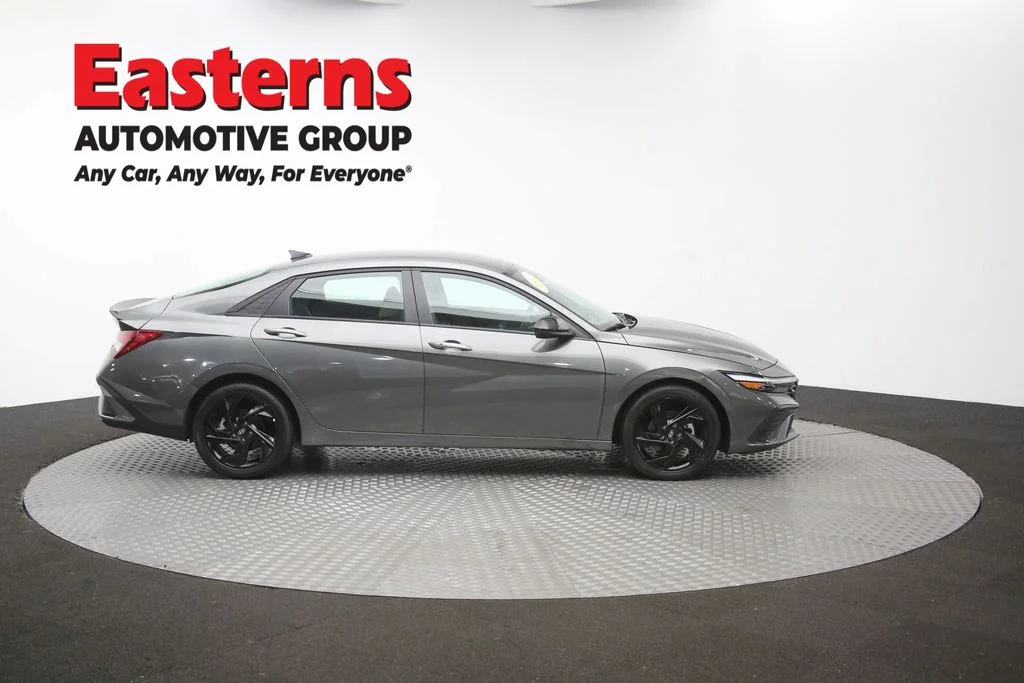 Used 2026 Gray Hyundai SEL Sport image 45