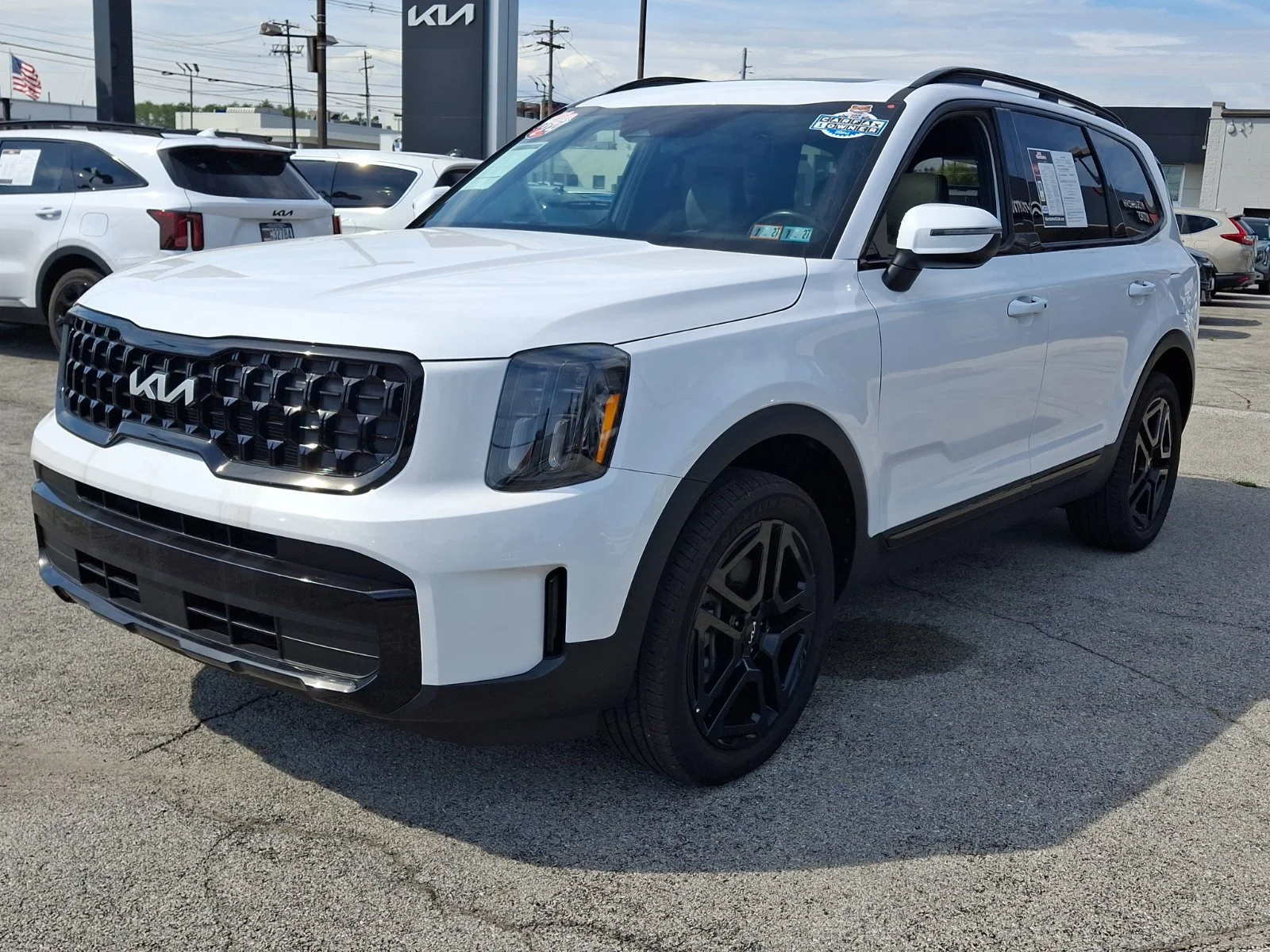 Certified Used 2024 White Kia EX X-Line image 3