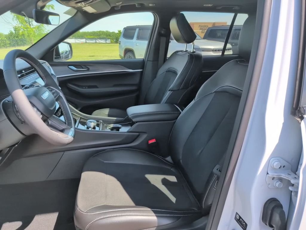 New 2026 White Jeep Altitude image 19