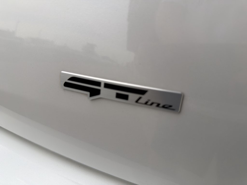 Certified Used 2025 Snow White Pearl Kia GT-Line image 9