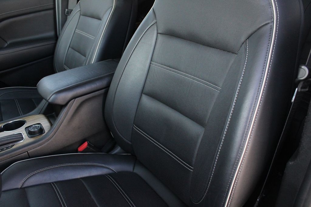 Used 2019 Silver GMC Denali image 7