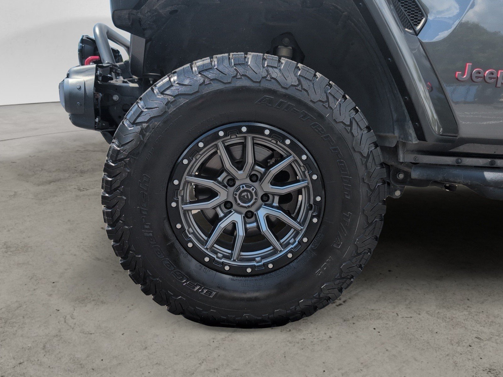 Used 2020 Granite Crystal Metallic Clearcoat Jeep Rubicon image 27