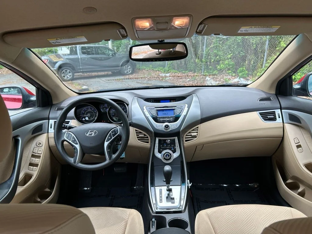 Used 2012 Red Hyundai GLS image 25
