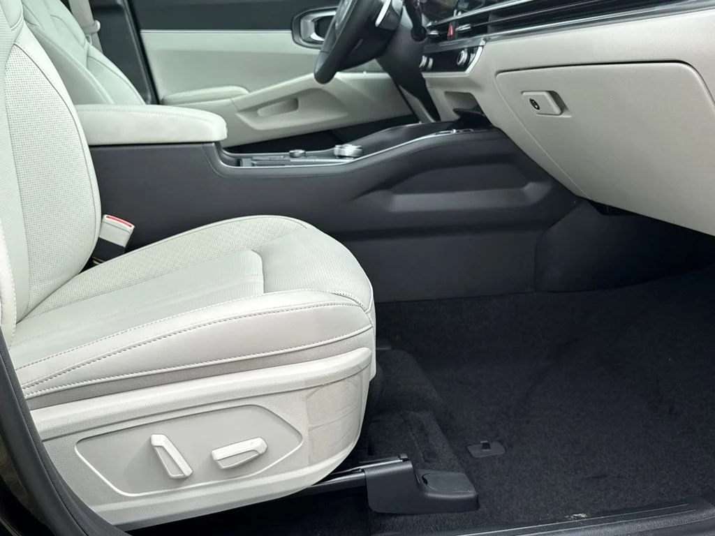 2025 Kia Sorento EX Hybrid - Photo 13
