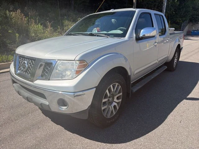 Used 2013 Brilliant Silver Nissan SL image 3