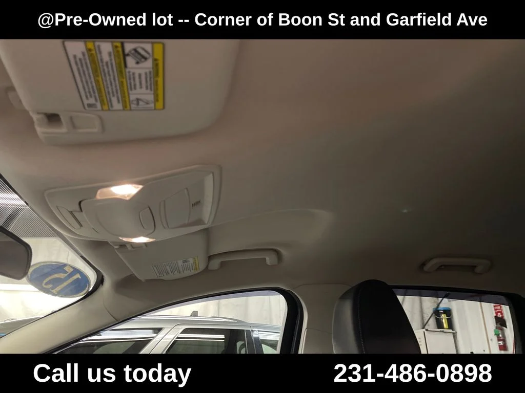 Used 2015 Silver Ford SE image 11
