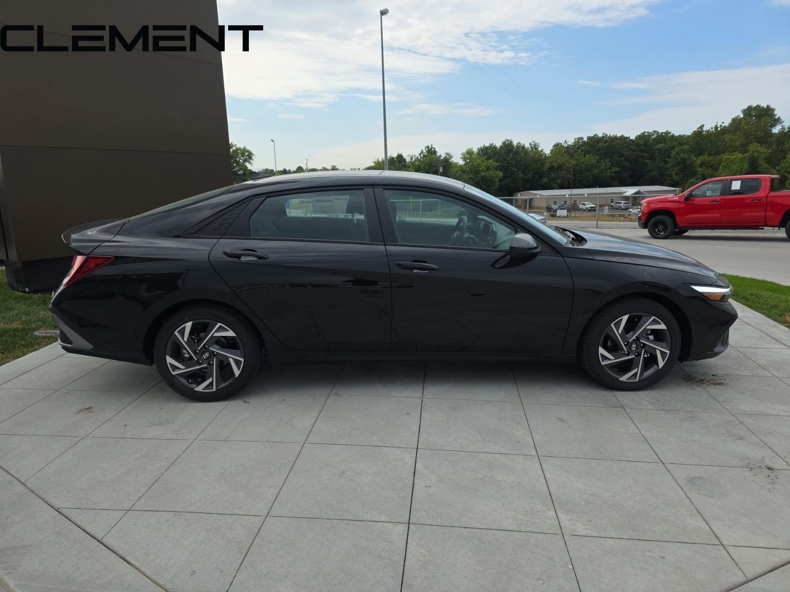 2025 Hyundai Elantra SEL - Photo 6