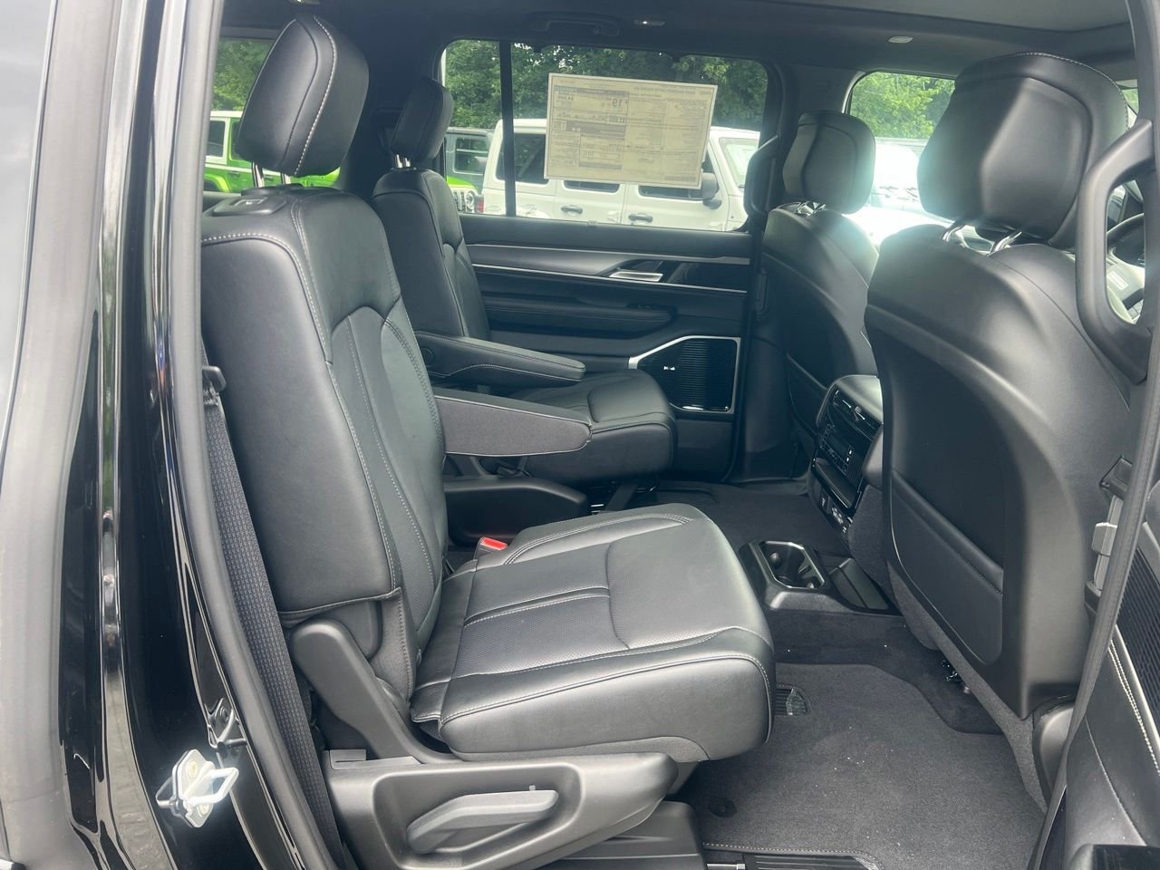 New 2026 High Gloss Black Exterior Paint Jeep Limited Reserve image 18