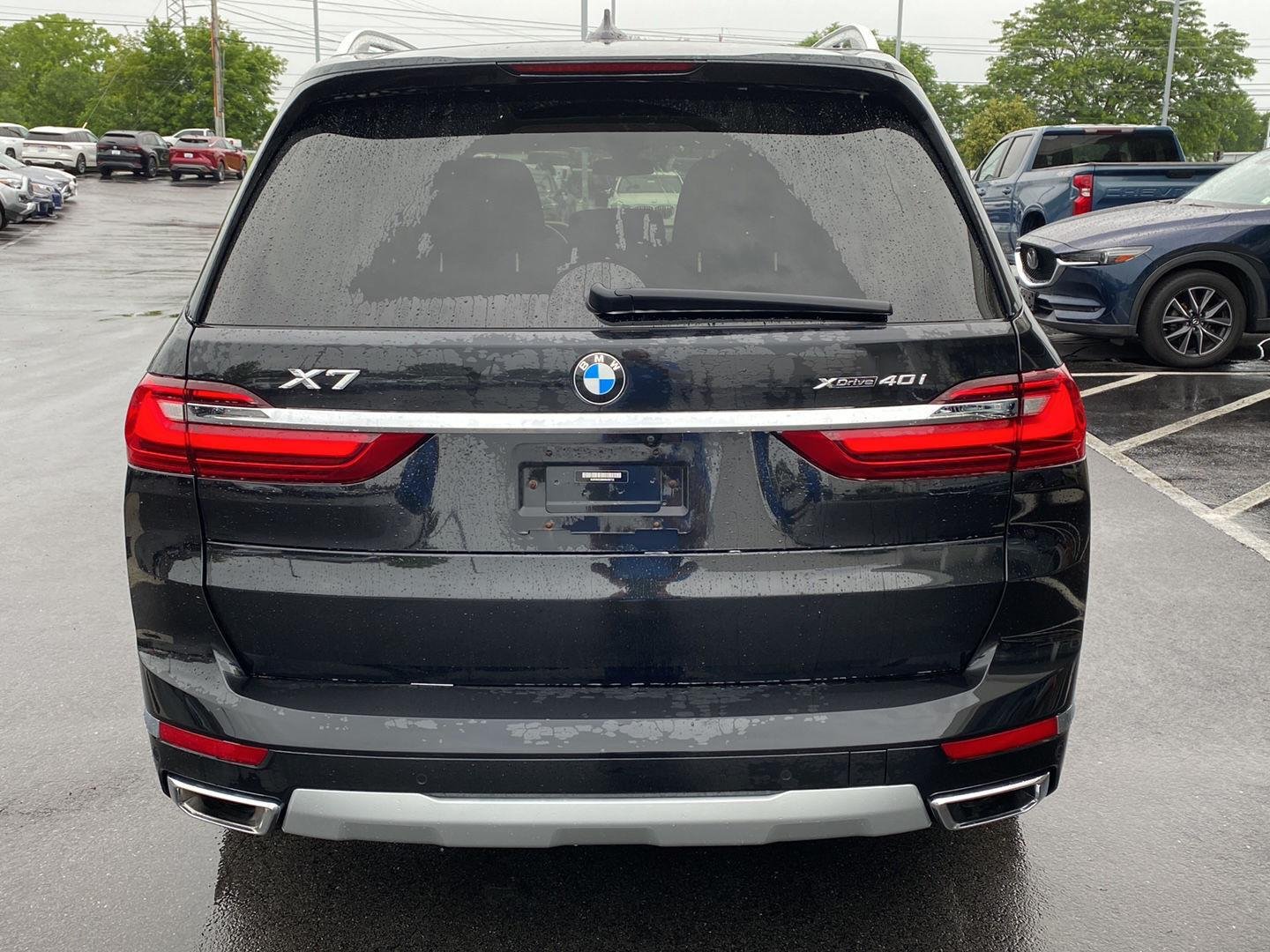 Used 2022 Black Sapphire Metallic BMW xDrive40i image 3