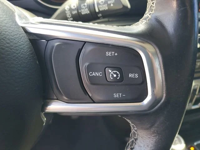 Used 2020 Black Jeep Sahara image 12