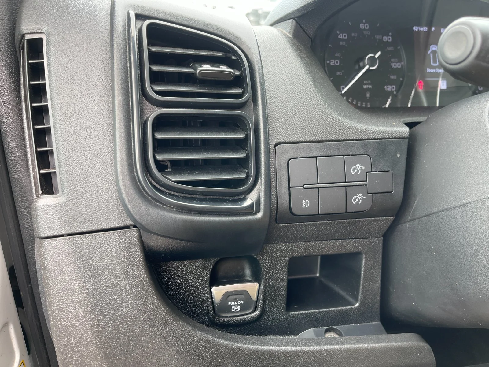 Used 2025 White Ram Base image 31