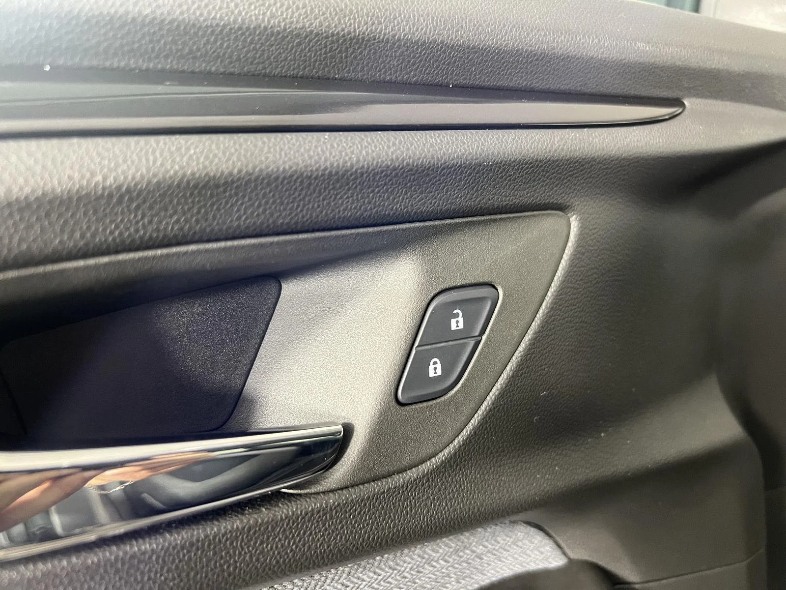 Used 2023 STERLING GRAY METALLIC Chevrolet LT image 43