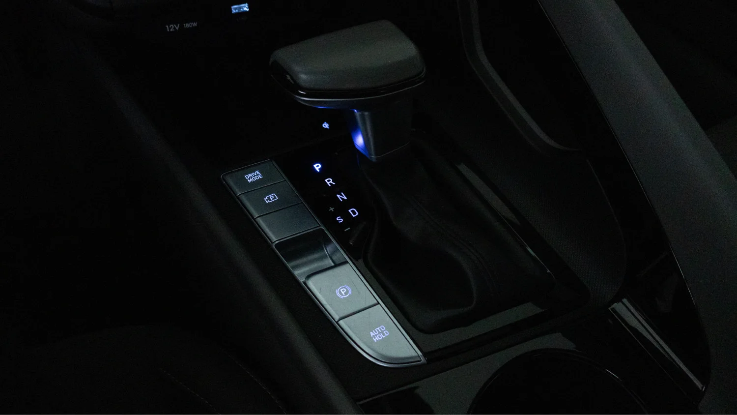Used 2025 White Hyundai SEL Convenience image 14