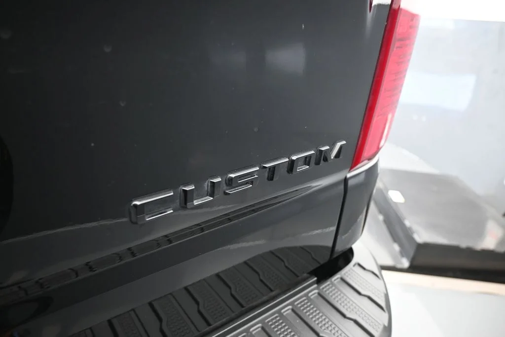 Used 2025 Black Chevrolet Custom image 40