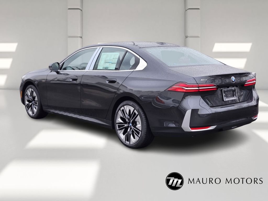 Used 2026 Gray BMW 530i xDrive image 5