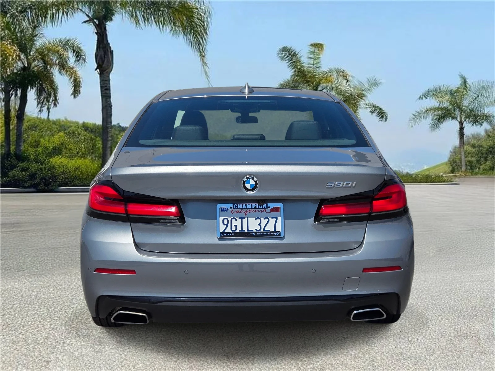Used 2023 Skyscraper Gray Metallic BMW 530i Sedan image 6