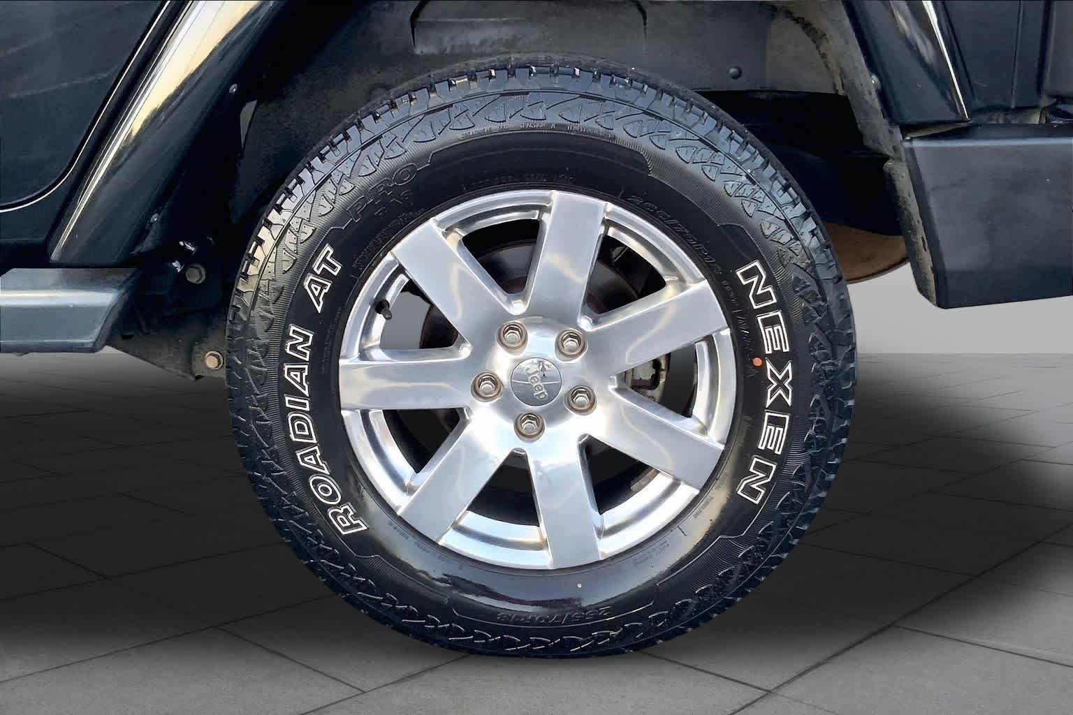 Used 2016 Black Clearcoat Jeep Sahara image 10