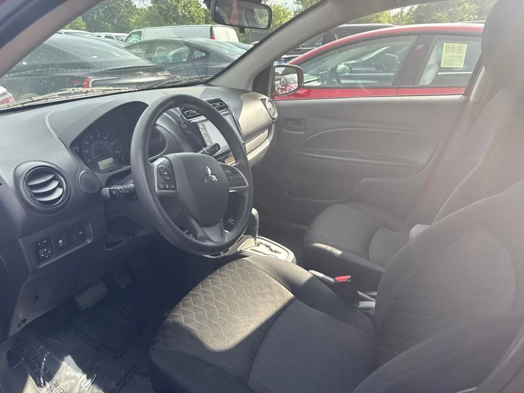 Used 2024 Yellow Mitsubishi ES image 3