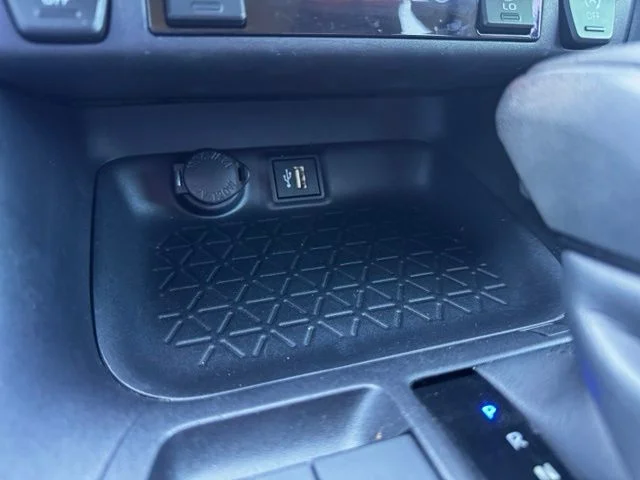 2025 Toyota RAV4 XLE - Photo 26