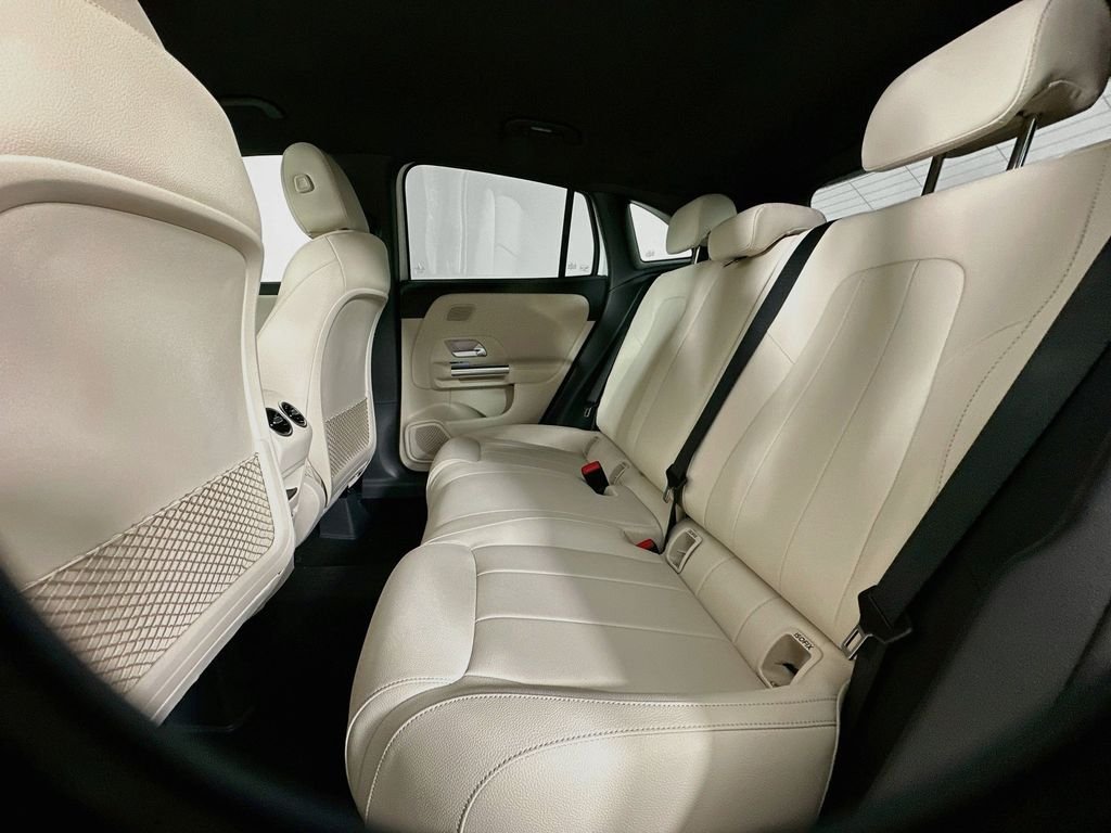 New 2026 Polar White Mercedes-Benz GLA 250 image 24