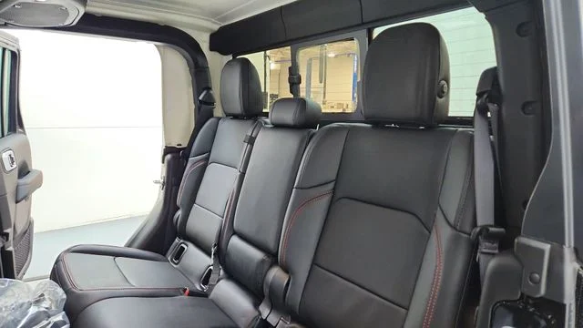 New 2026 Black Clear-Coat Exterior Paint Jeep Rubicon image 17
