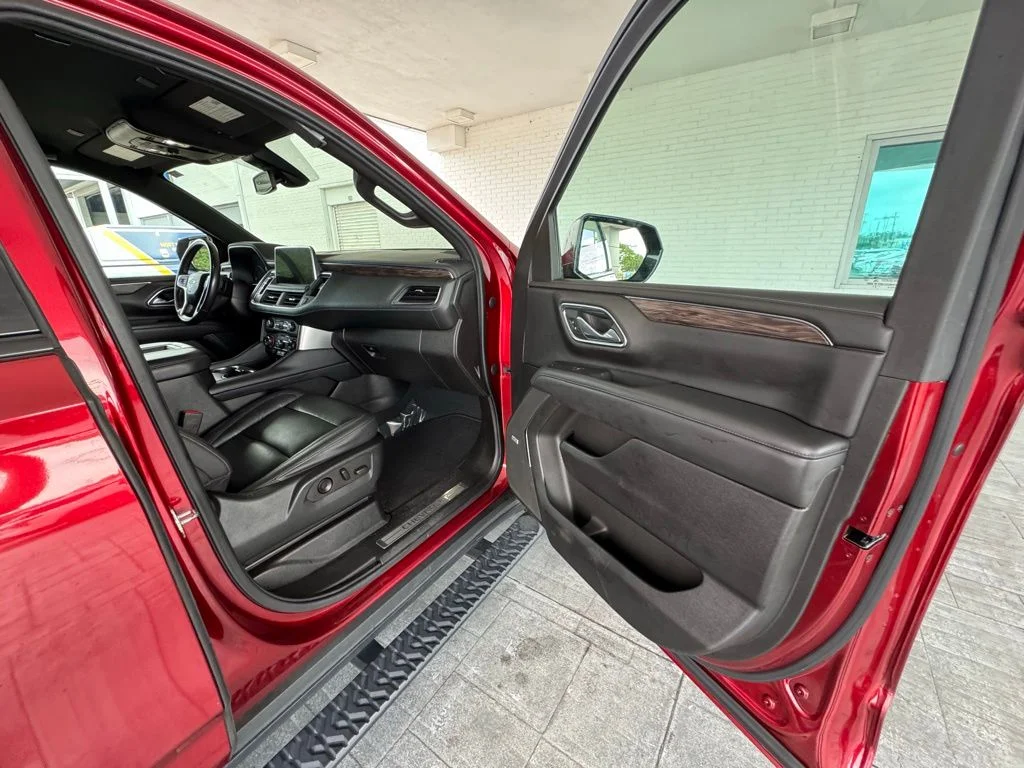 Used 2021 Red Chevrolet Z71 image 16