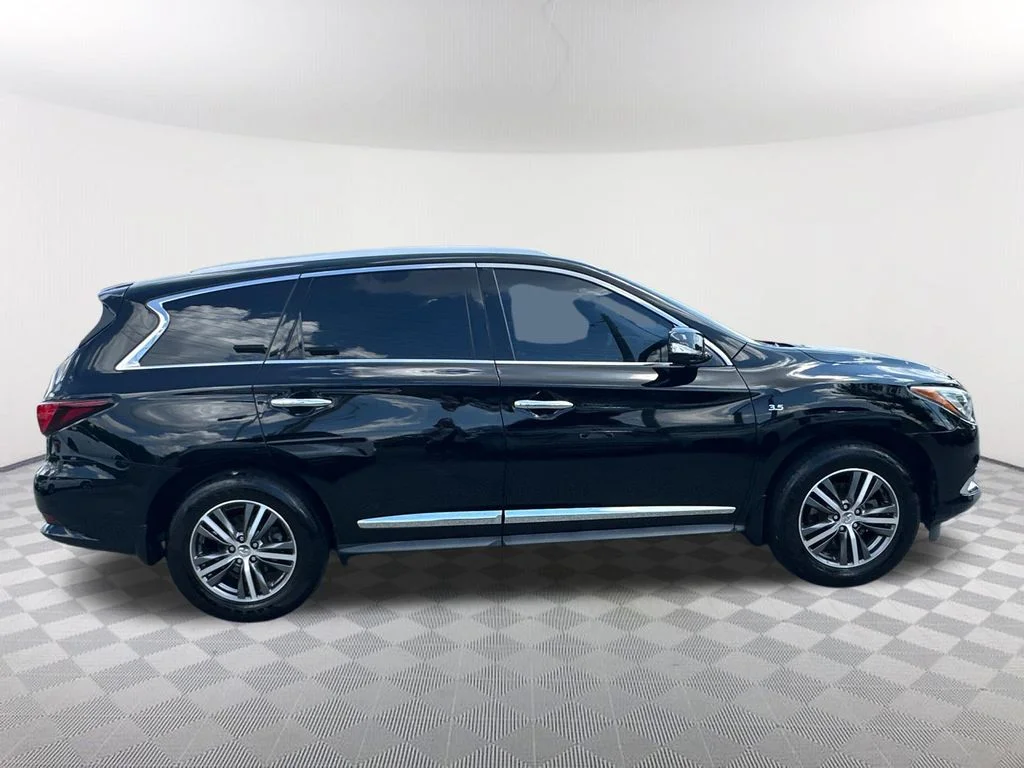 Used 2020 Black INFINITI LUXE image 4