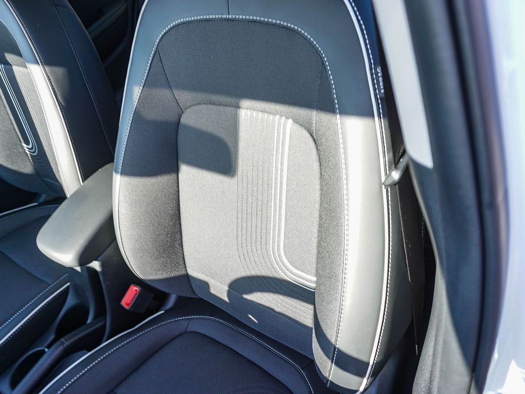 Used 2025 White Hyundai Limited image 20