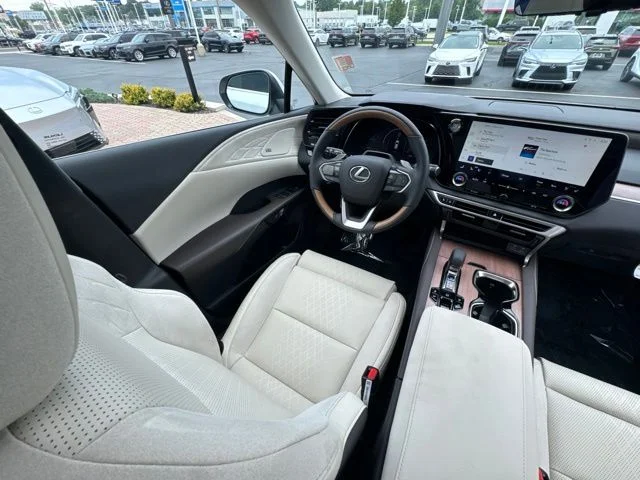 New 2026 Eminent White Pearl Lexus LUXURY image 24