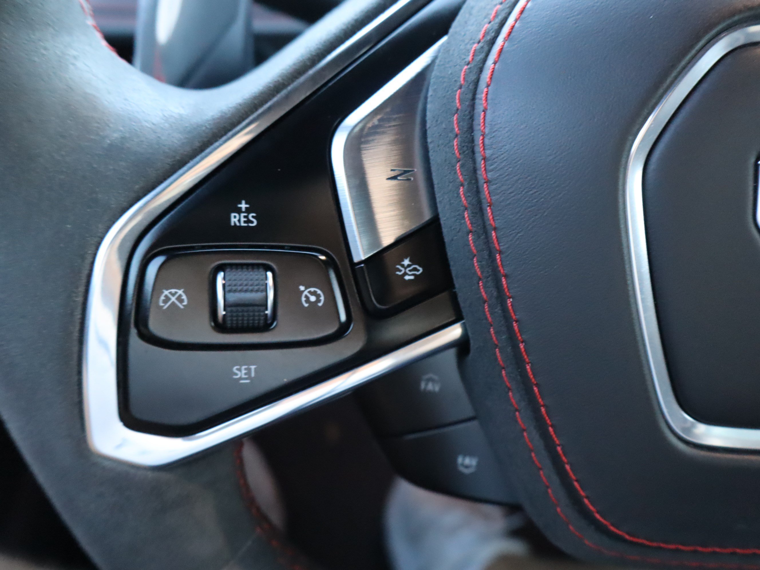 Used 2024 Arctic White Chevrolet 3LT image 17