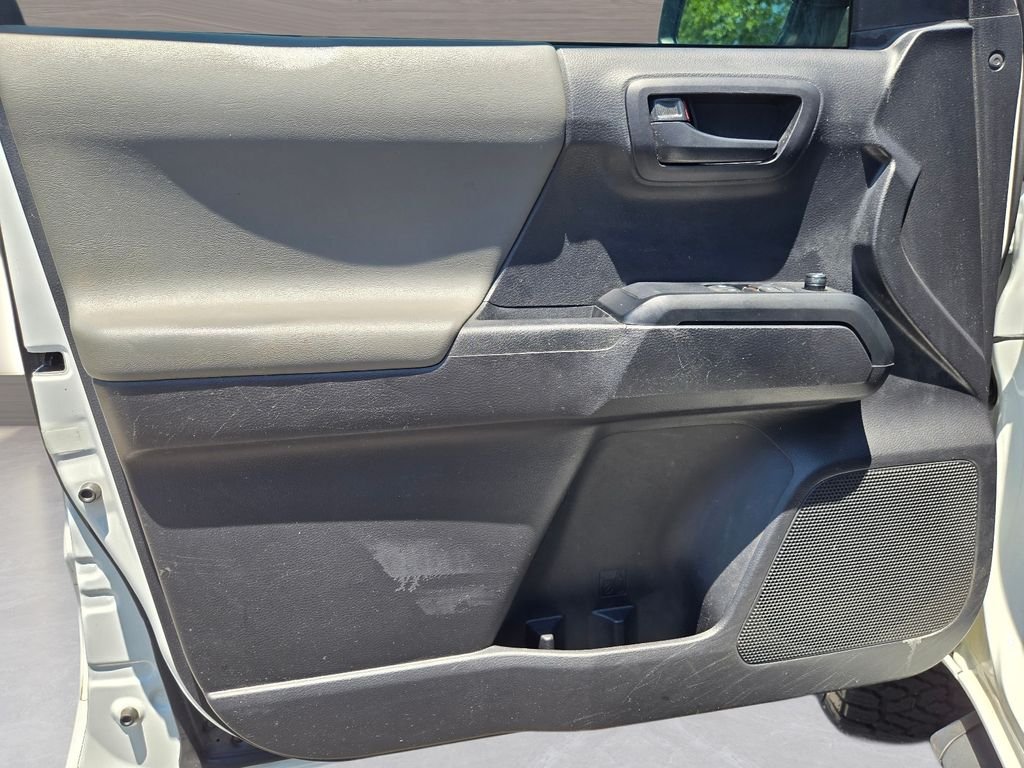 Used 2020 White Toyota SR image 13