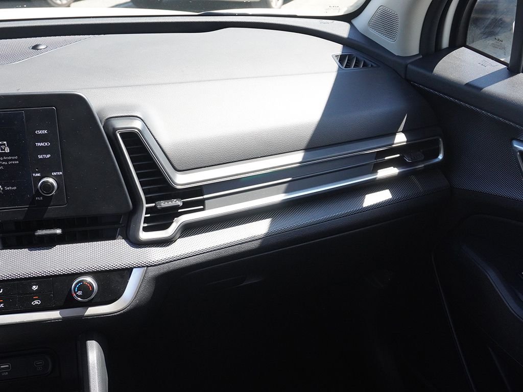 Used 2024 White Kia LX image 35