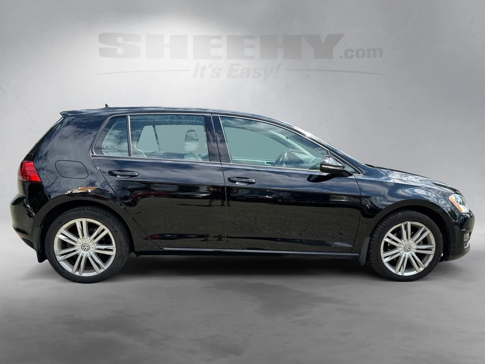 Used 2015 Black Volkswagen TDI SE 4-Door image 8