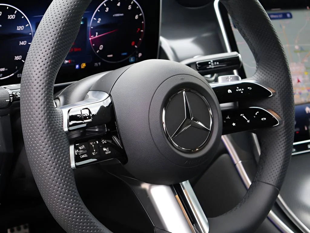 New 2026 MANUFAKTUR Alpine Grey Mercedes-Benz GLC 300 image 18