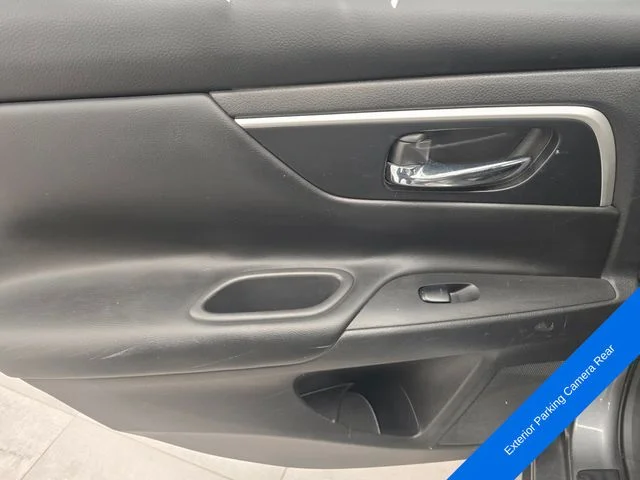 Used 2016 Gun Metallic Nissan 2.5 SR image 17