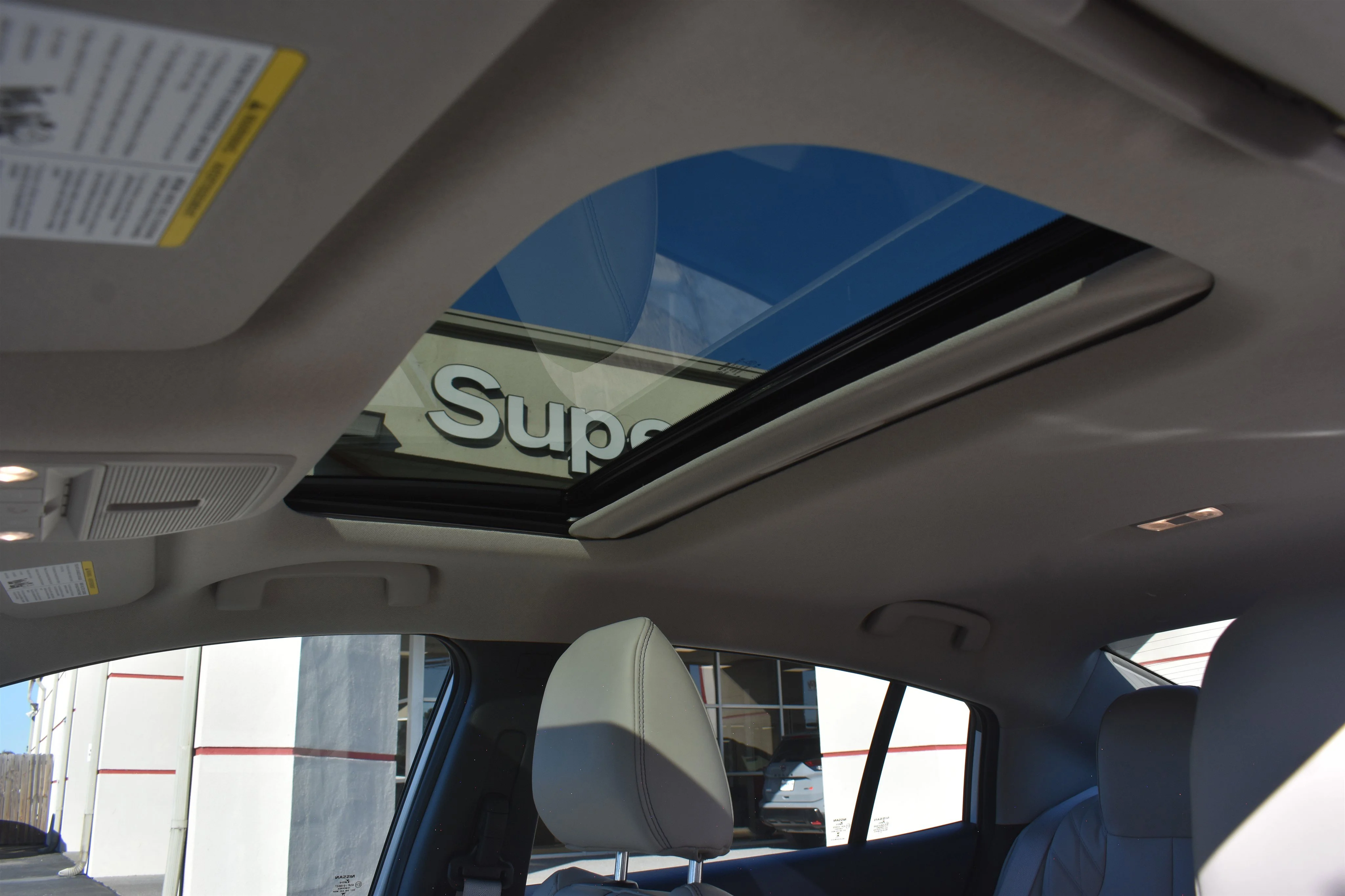New 2026 Aspen White Tricoat Nissan SL image 18