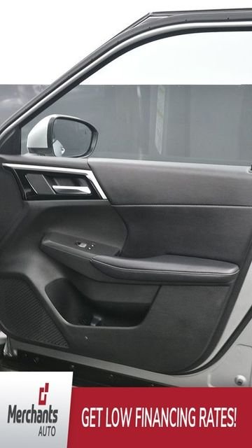 Used 2024 Silver Mitsubishi SE image 12