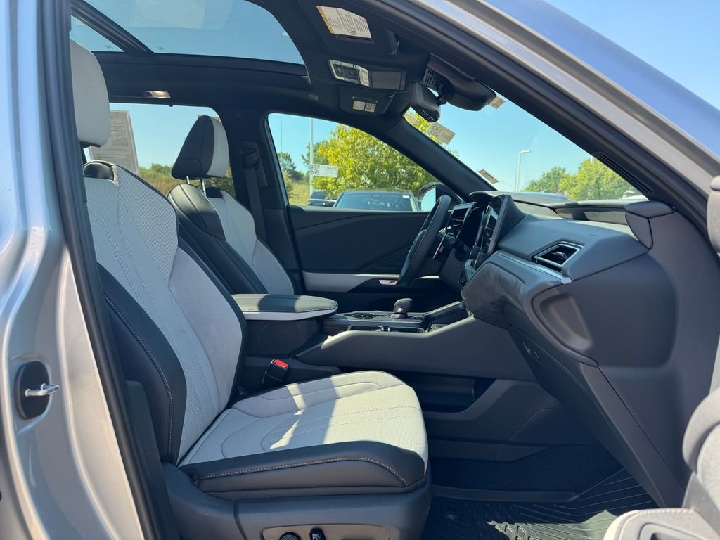 Used 2025 Celestial Silver Metallic Lexus 500h F SPORT Luxury image 21