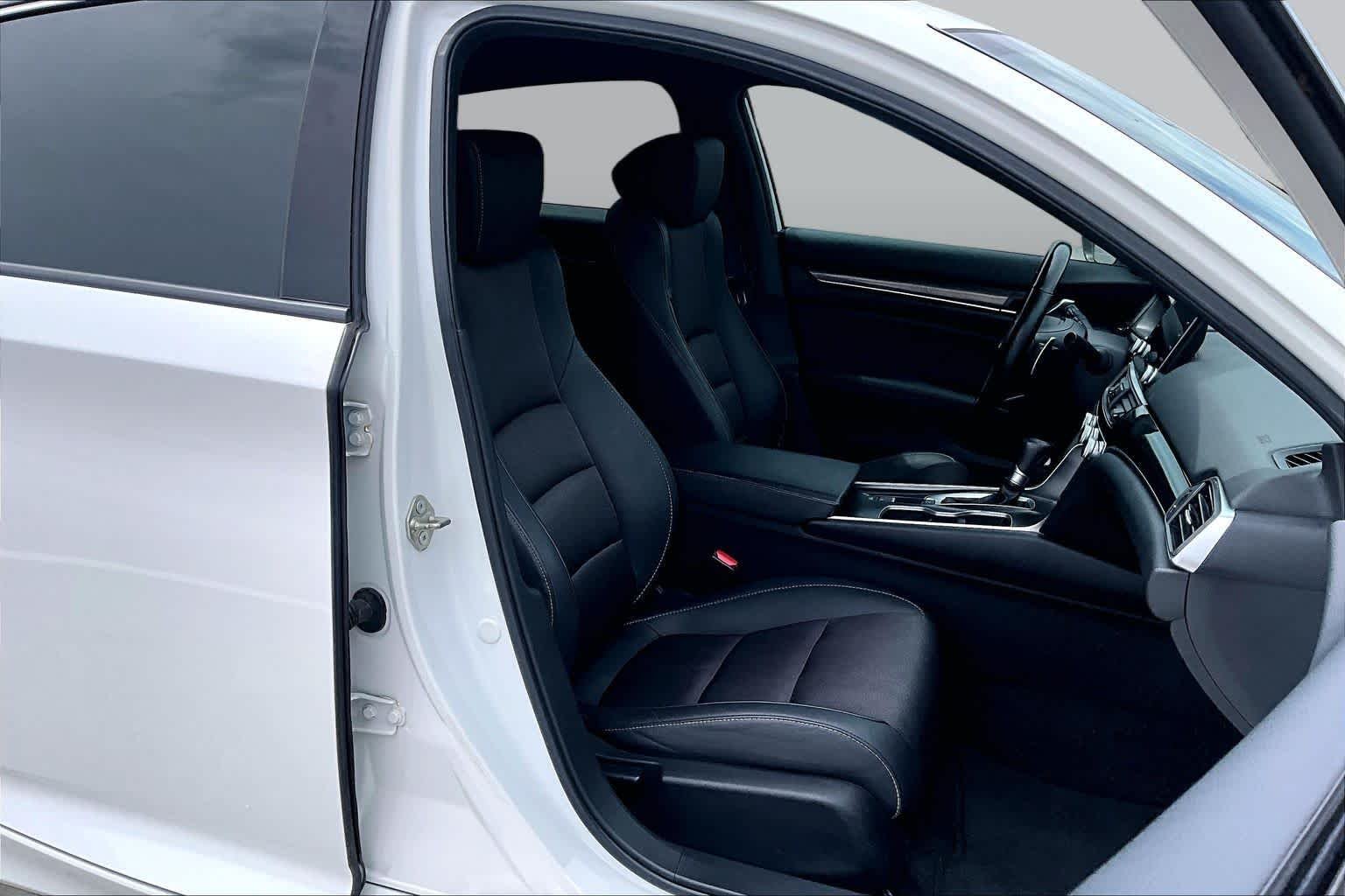 Used 2020 Platinum White Pearl Honda Sport image 9