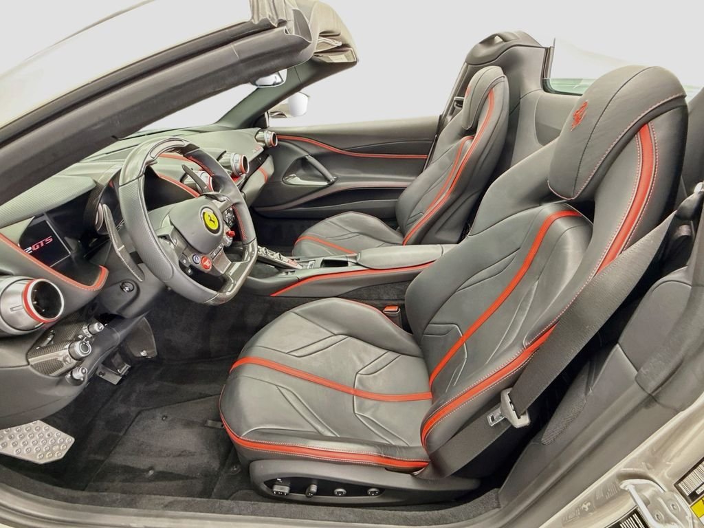 Used 2022  Ferrari Base image 26