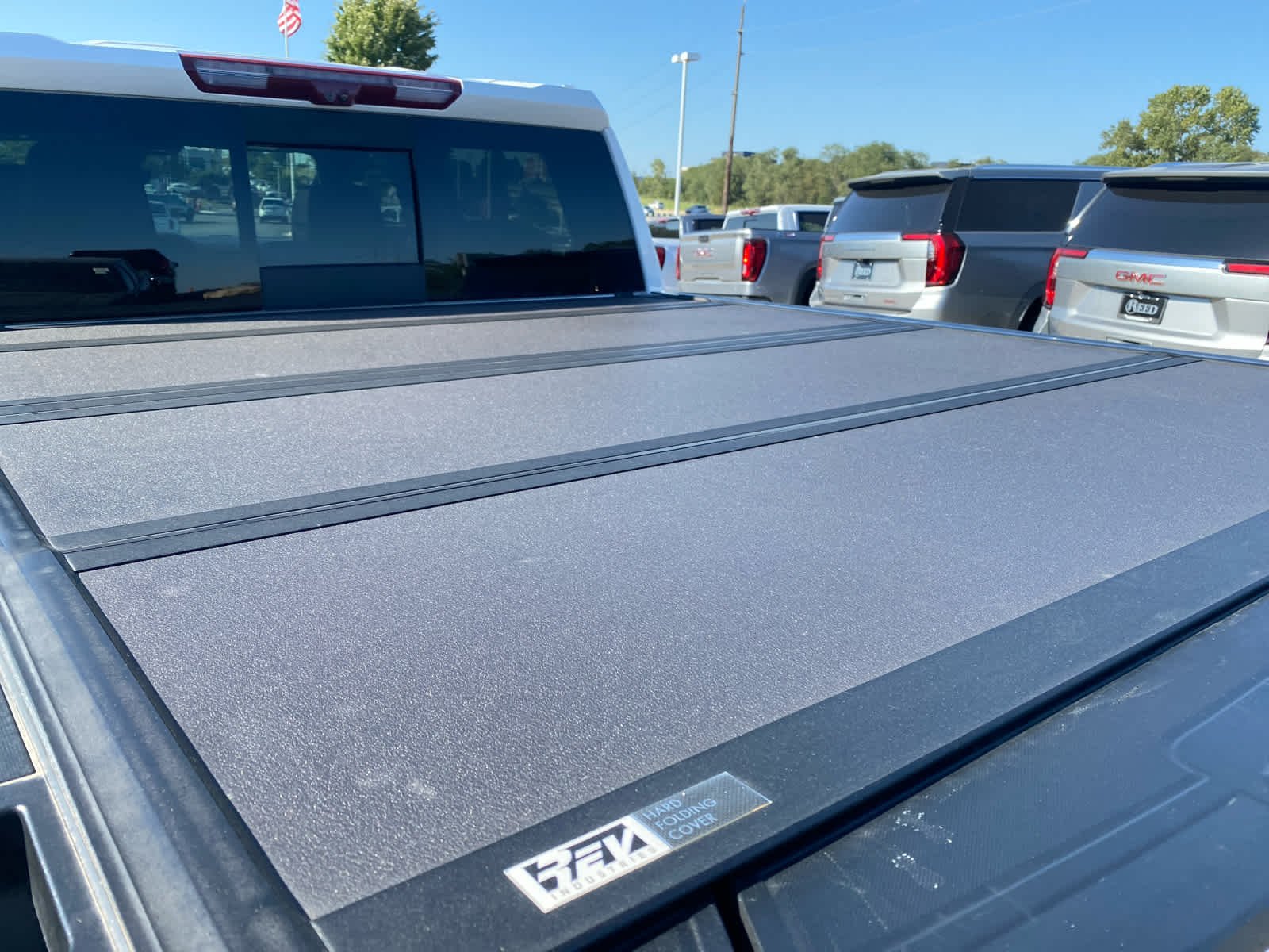 Used 2023 SUMMIT WHITE GMC AT4 image 27